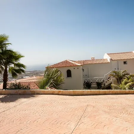 Hoyagrande Sleeps 10 With Pool Air Con And Wifi Willa