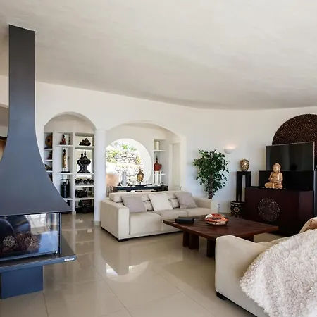 Hoyagrande Sleeps 10 With Pool Air Con And Wifi Villa